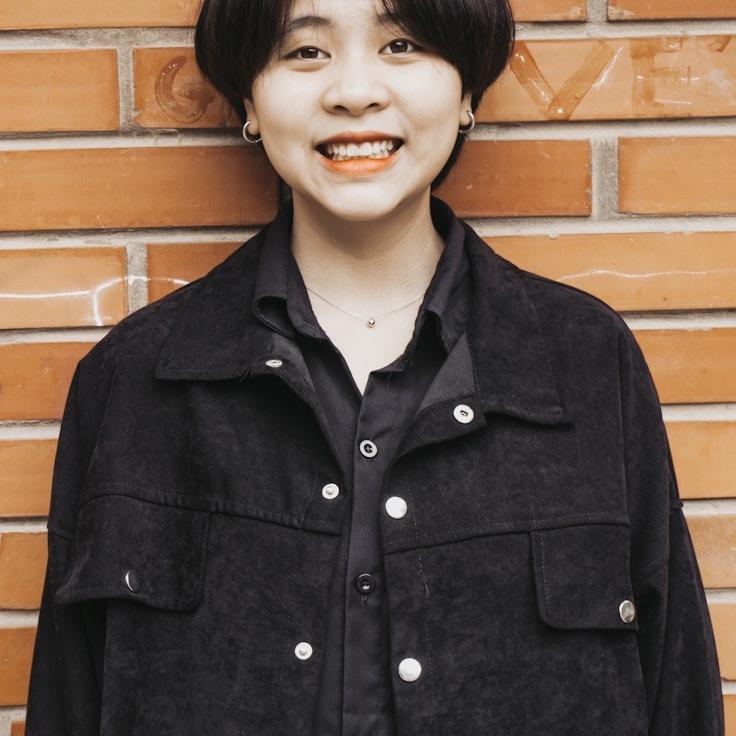 Jordan Lee, Client Relations Director, discussing corporate gifting strategy with business clients